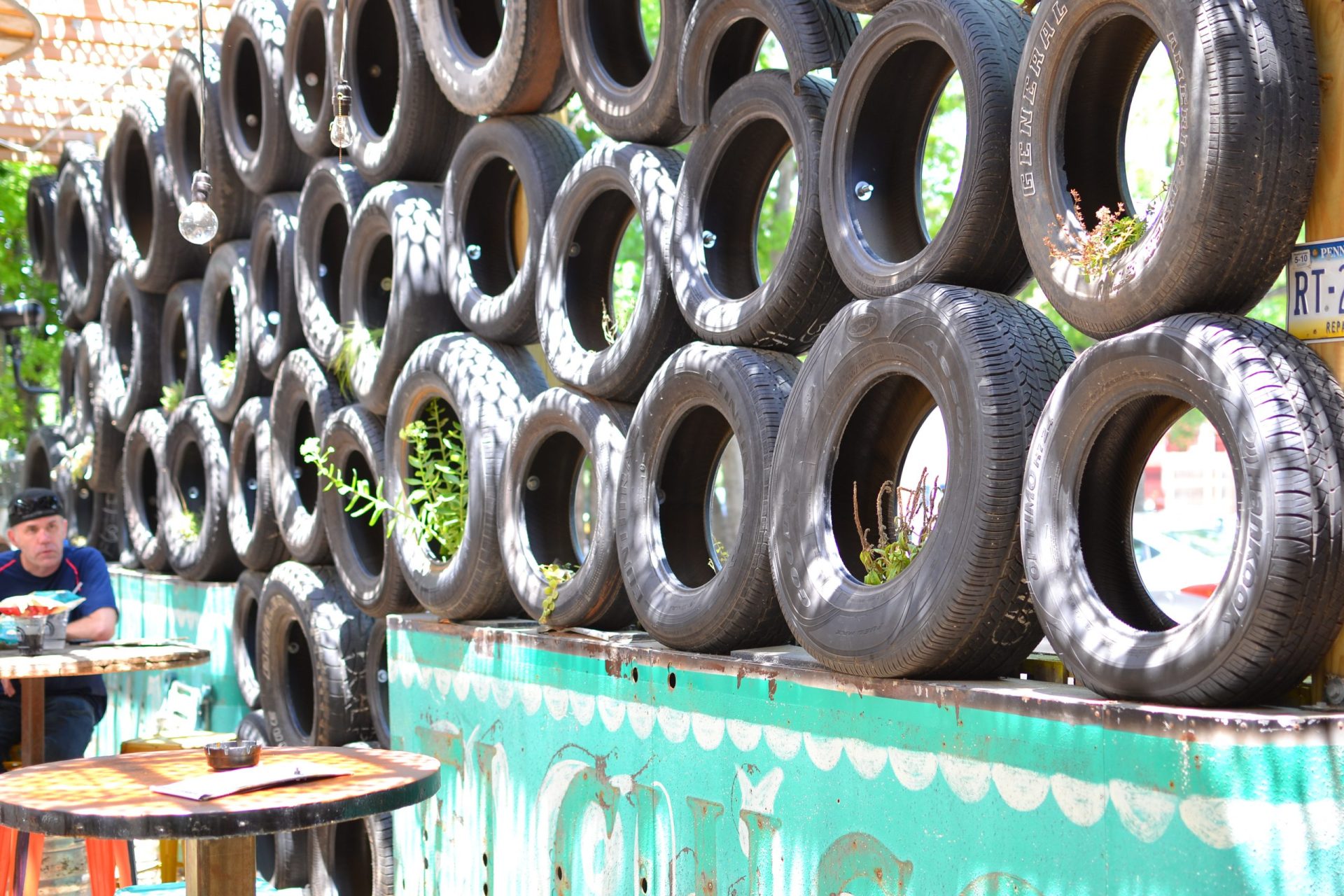 BS_TruckYard_tirewall